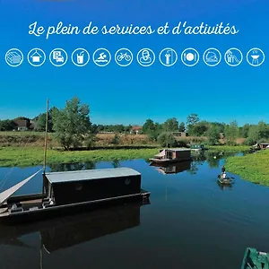 Botel Village Toue Du Domaine Des Demoiselles Chassenard